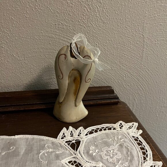 Angel with the word Joy - Picture 5 of 5